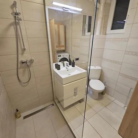 Arena Riverside Apartman
